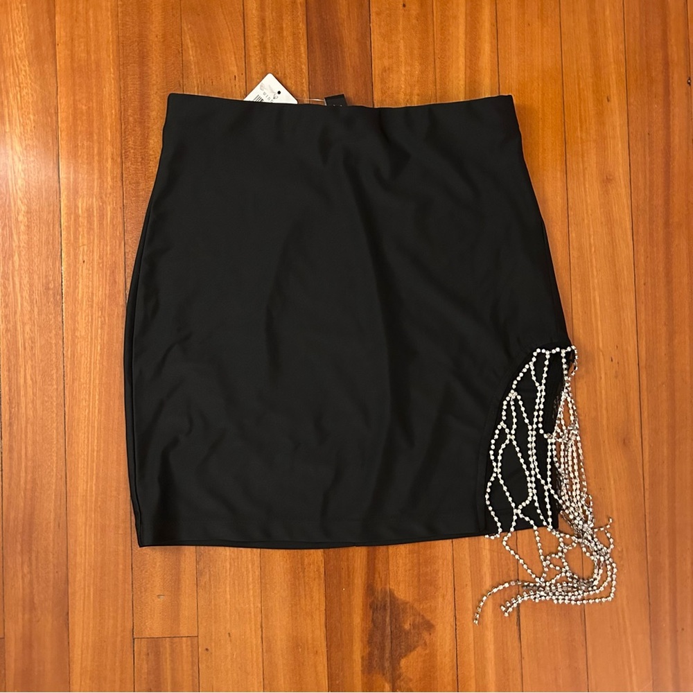 Windsor Black Mini Skirt w/ Silver Chain